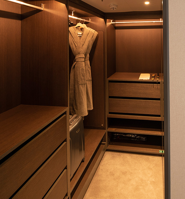 Spa Suite walk-in robe, Scenic Eclipse 