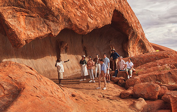 Uluru_Tourism