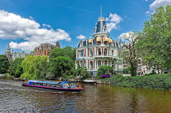 Amsterdam canal cruise