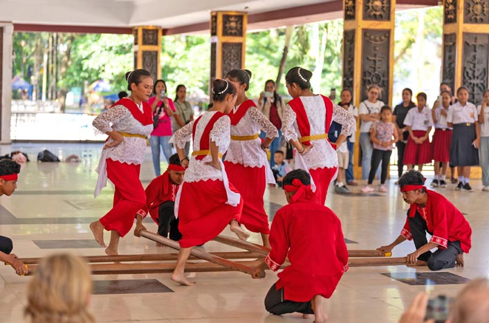 Tribun lapangan Merdeka - Ambon Scenic Eclipse Nacho - Indonesia